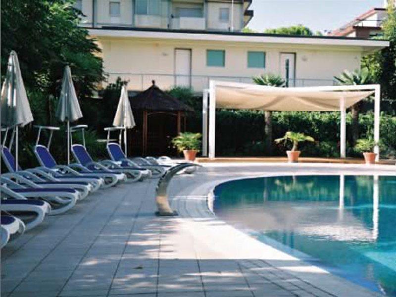 לידו די ג'סולו Hotel Helios מראה חיצוני תמונה