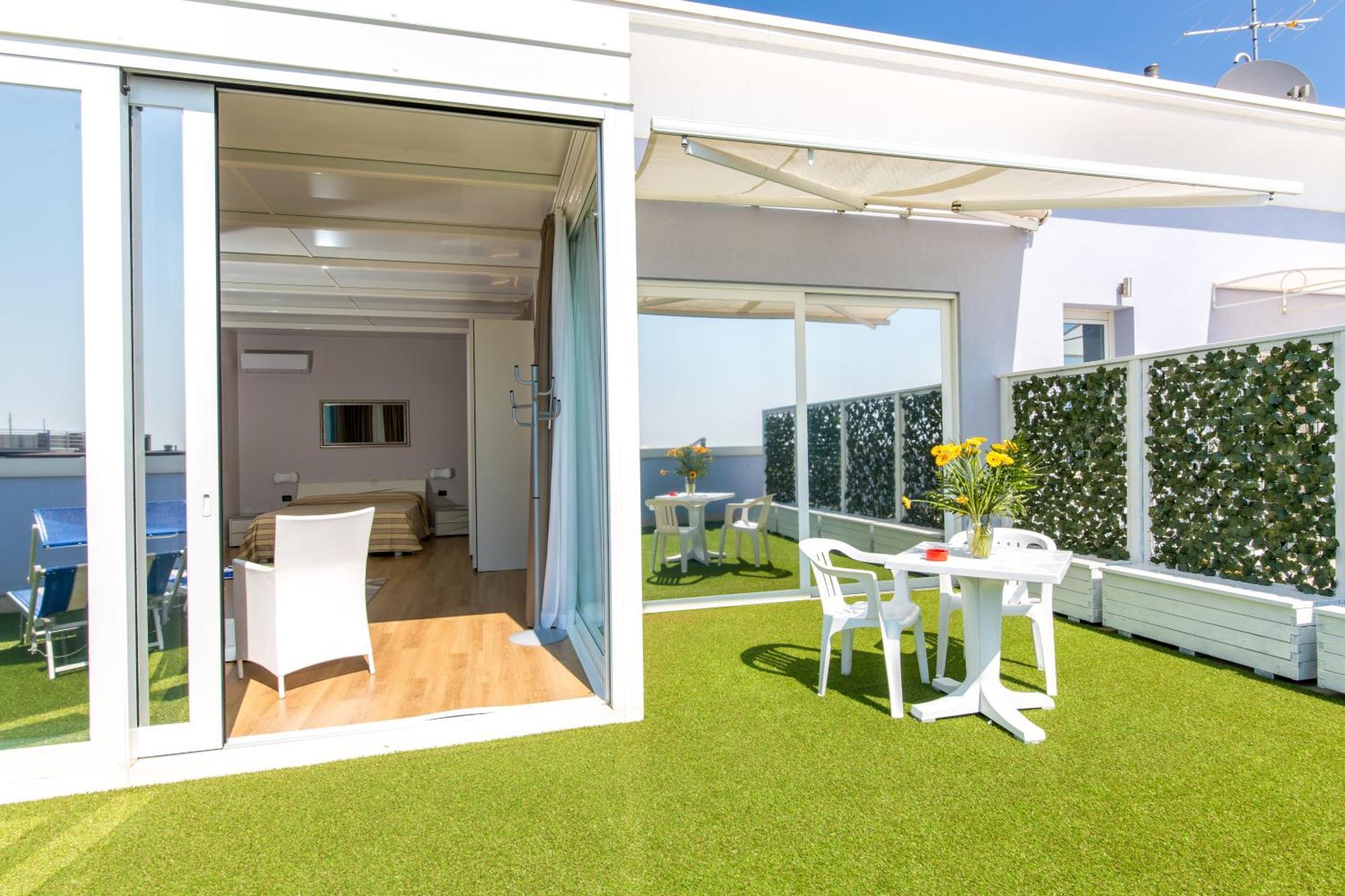 לידו די ג'סולו Hotel Helios חדר תמונה