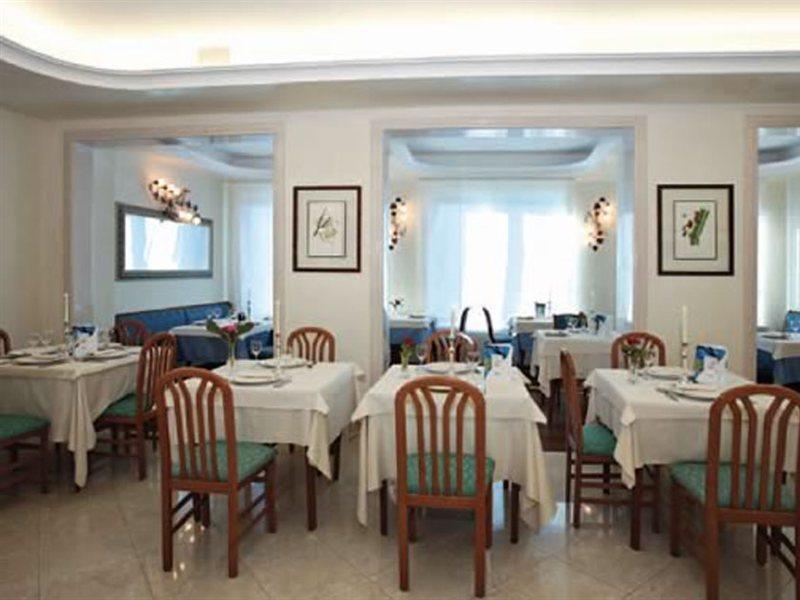לידו די ג'סולו Hotel Helios מראה חיצוני תמונה