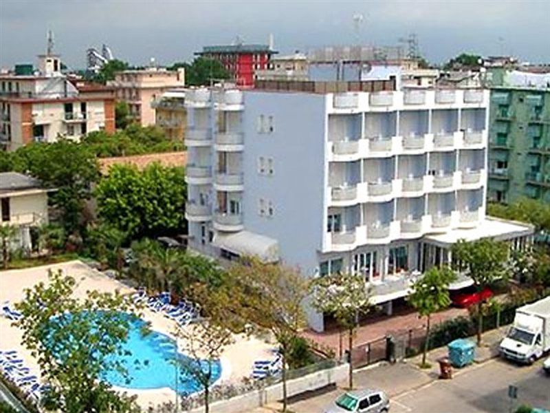 לידו די ג'סולו Hotel Helios מראה חיצוני תמונה