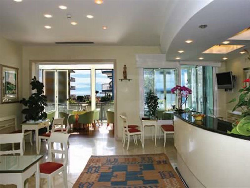 לידו די ג'סולו Hotel Helios מראה חיצוני תמונה