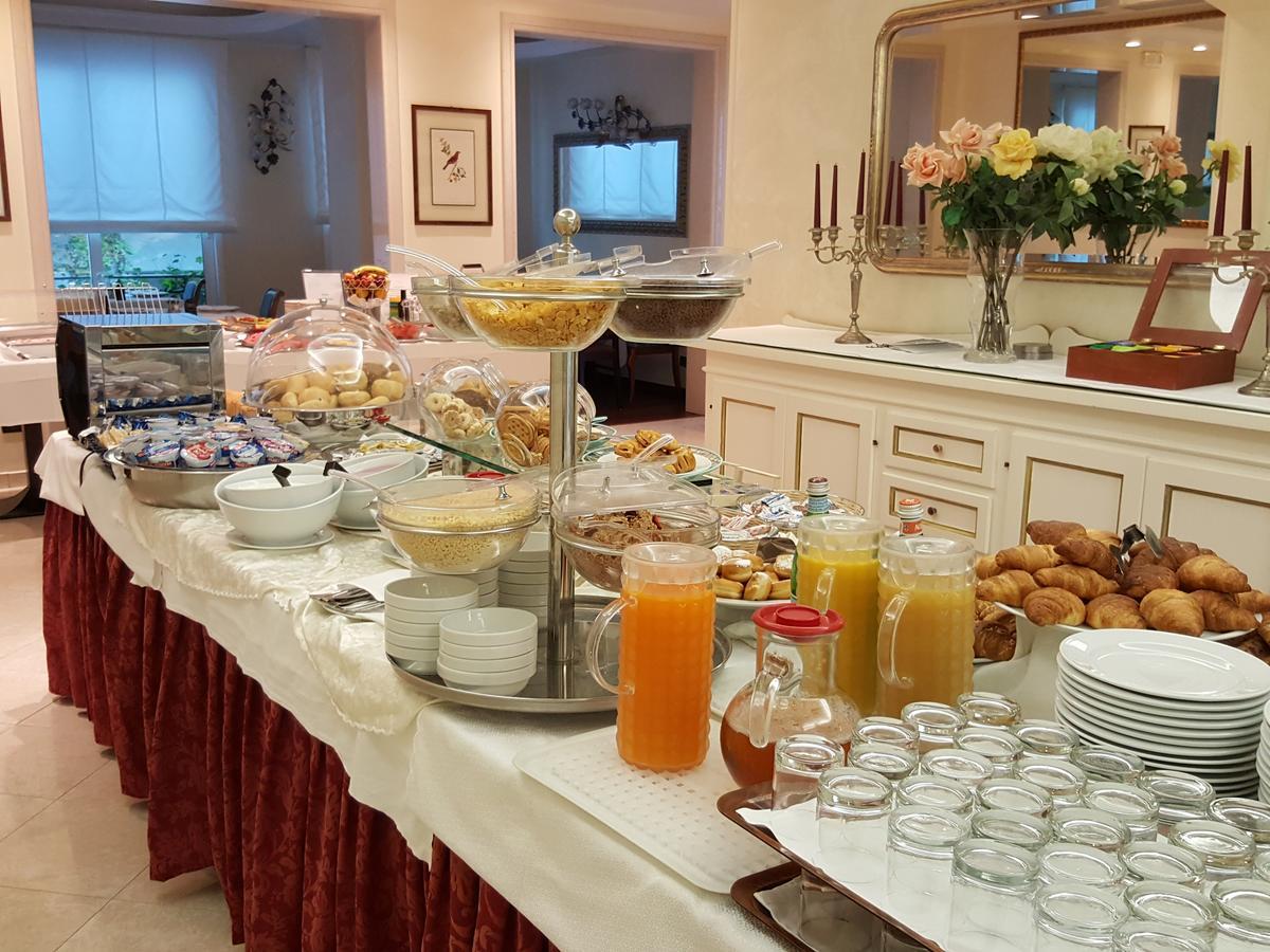 לידו די ג'סולו Hotel Helios מראה חיצוני תמונה