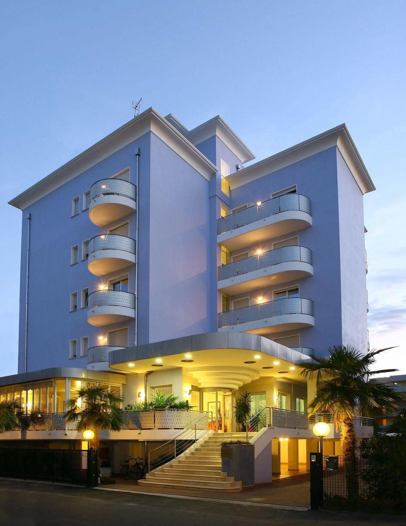 לידו די ג'סולו Hotel Helios מראה חיצוני תמונה