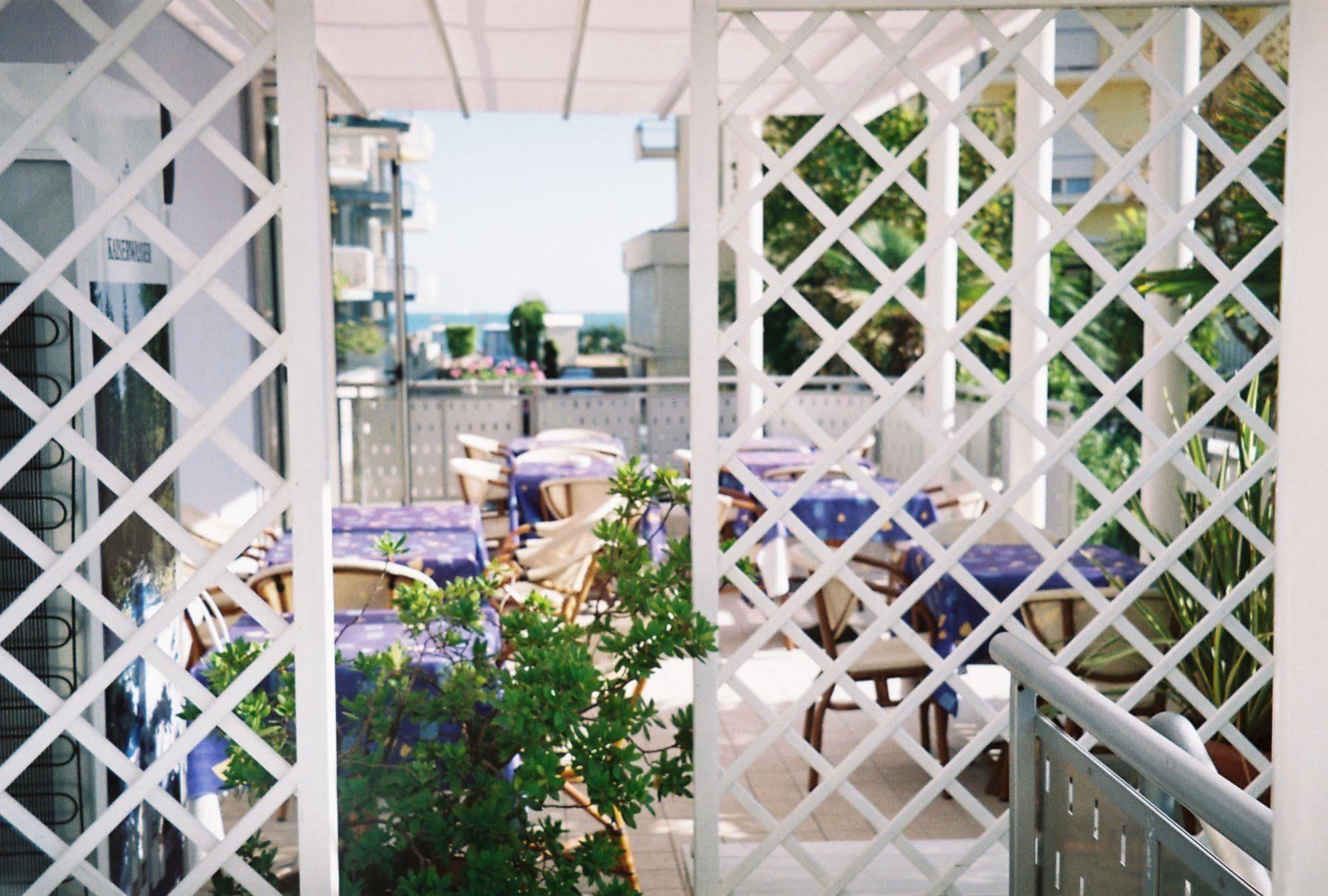 לידו די ג'סולו Hotel Helios מראה חיצוני תמונה
