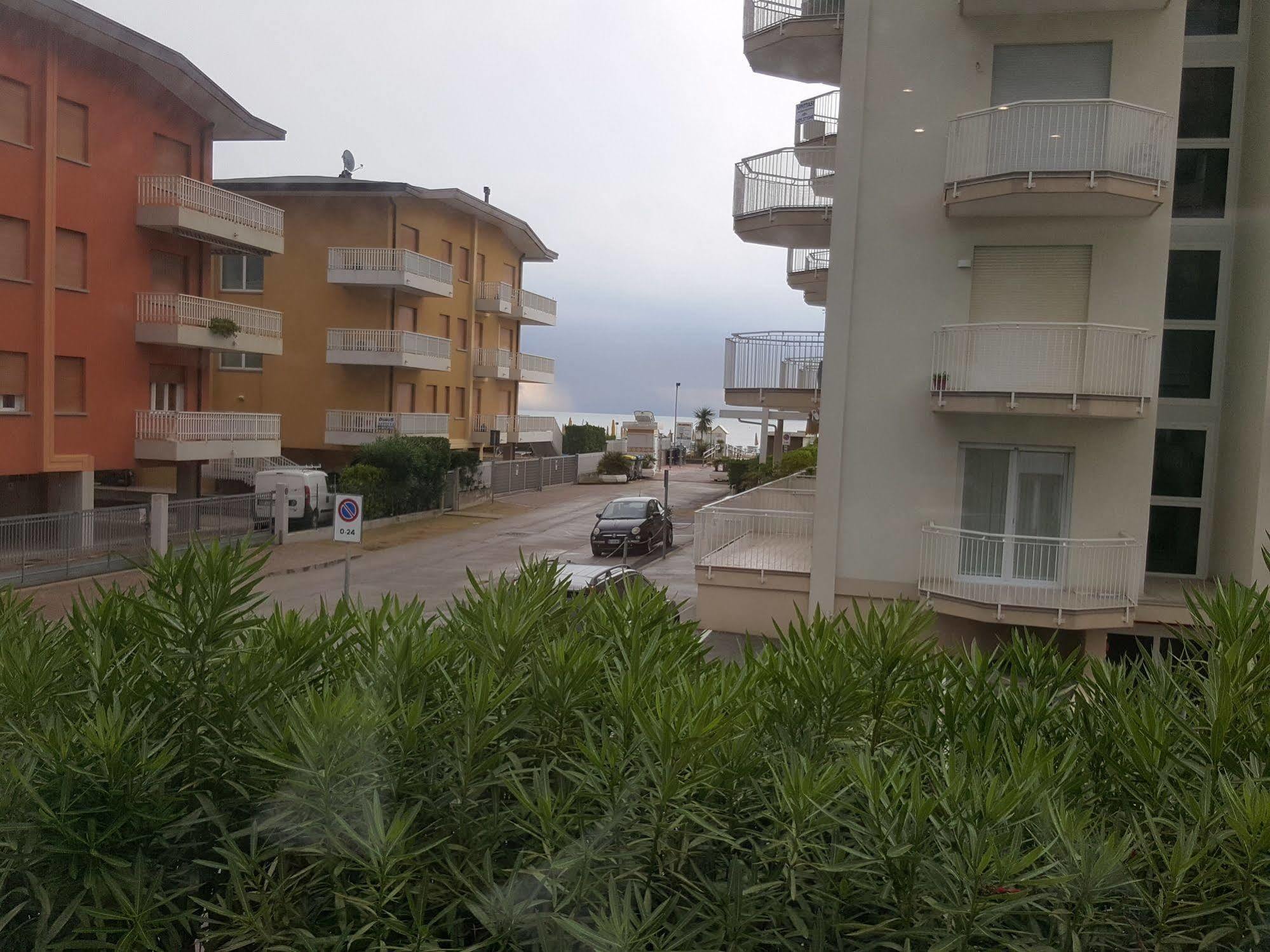 לידו די ג'סולו Hotel Helios מראה חיצוני תמונה